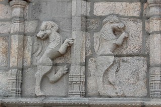 On the way to amman shrine